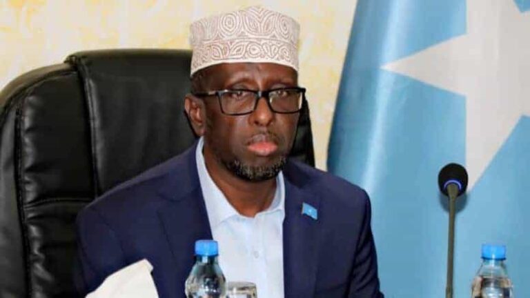 Shariif Sheikh Ahmed: Ha La Joojiyo Barakicinta iyo Awood Sheegashada Muqdisho.