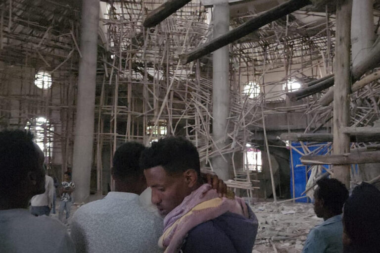 At least 30 die after Ethiopia church scaffolding falls
