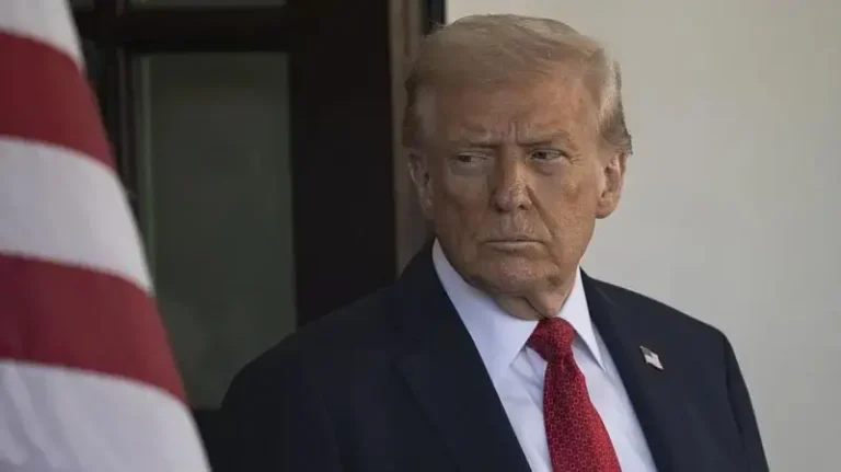 US President Issues Strong Warning to Hamas Over Gaza Deal.