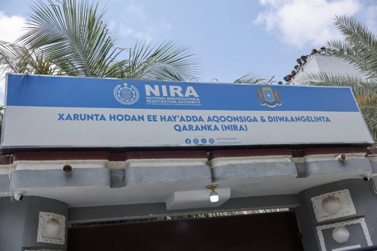 RW Xamsa:” Gabdhaha ha lagu qasbin inay habeenkii yimaadaan, adeegga kaarka ha fududaado”