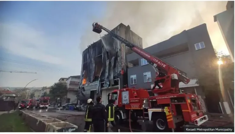 Six Dead, Four Injured in Warehouse Blaze in Turkey’s Kocaeli Province